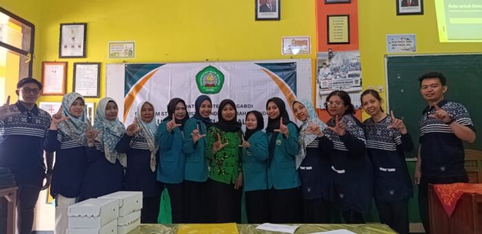 Mahasiswa Program Magister Pendidikan Bahasa Indonesia Melaksanakan Kegiatan Kandidat Magister Mengabdi (KMM)