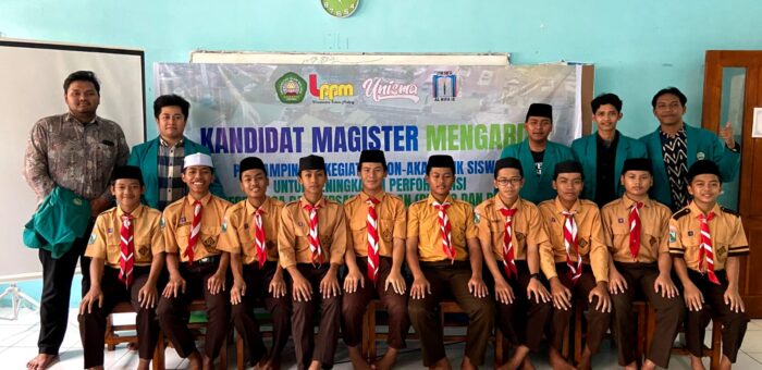 Sinergi KMM Unisma dan SMP Modern Al-Rifa’ie Ciptakan Generasi Berprestasi di Bidang Sastra